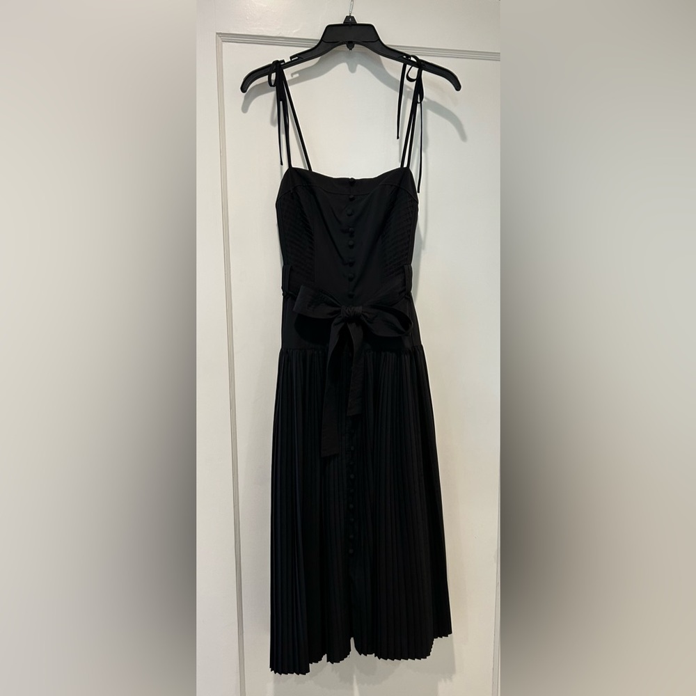 NWT Antonio Melani Lidiia A-Line Square Neck Sleeveless Dress
Color Black
Size 4